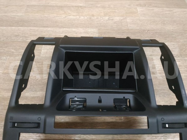 Рамка магнитолы Land Rover Freelander 