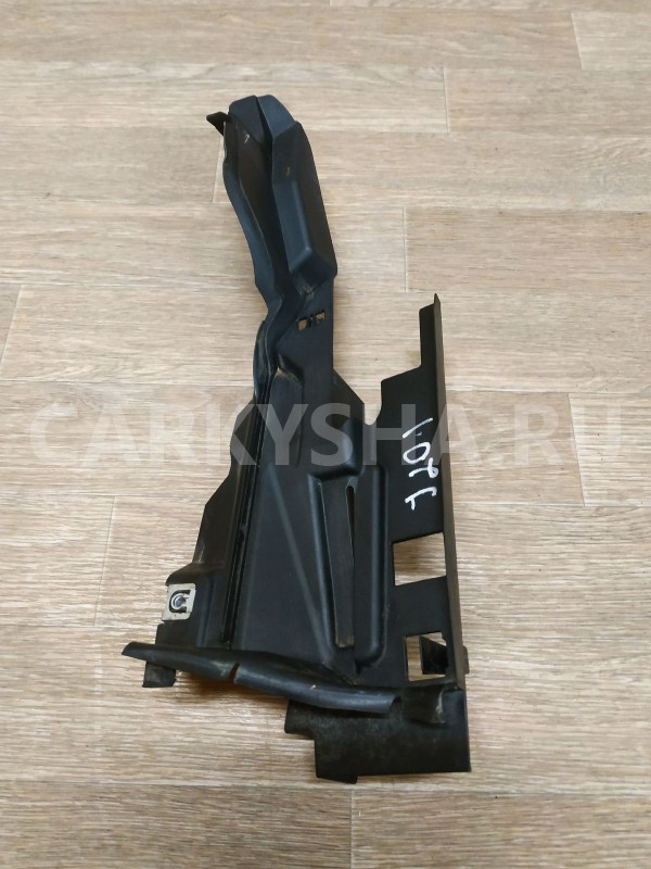 Накладка крыла переднего левого Ford Focus оригинальный номер BM51A02477AE