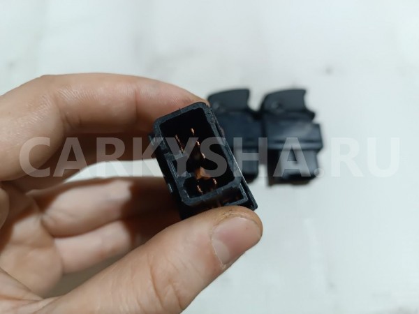 Кнопка стеклоподъемника Kia Sorento оригинальный номер 935803E300BL