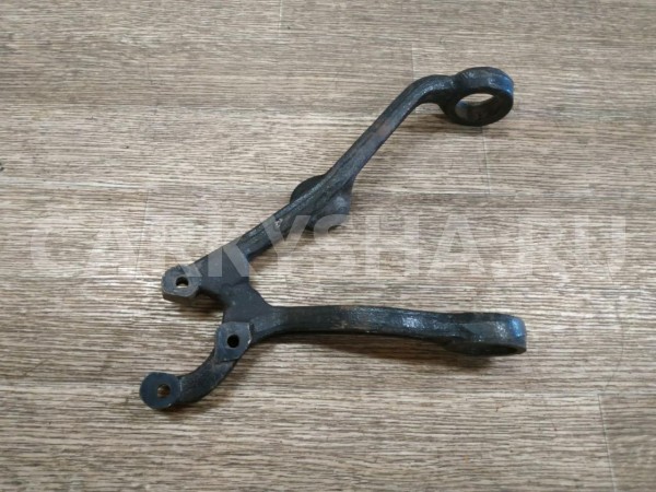 Рычаг передний верхний левый ВАЗ (Lada) Niva 