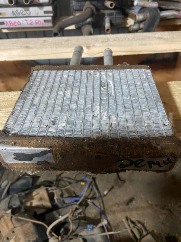 Радиатор отопителя Mazda Demio DW (1996—2003) Mazda 2 оригинальный номер DW3