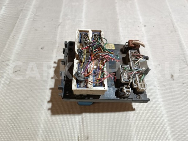 Блок предохранителей салонный Nissan Primera оригинальный номер 243503J300