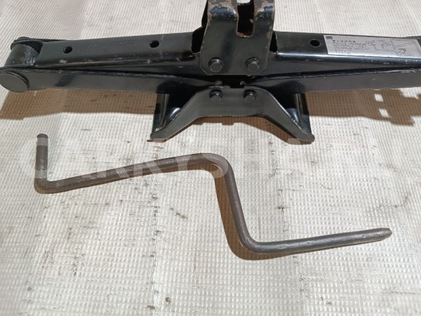 Домкрат Mitsubishi Lancer 