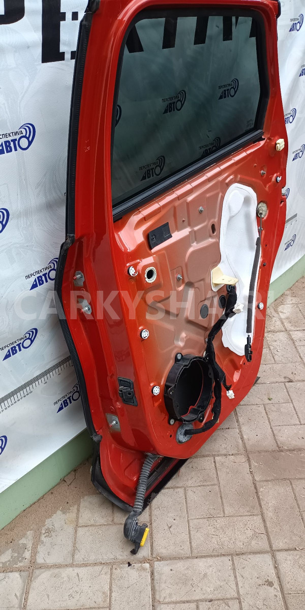 Дверь задняя правая Renault Kaptur 2016 821001270R Renault 16 оригинальный номер 821001270R