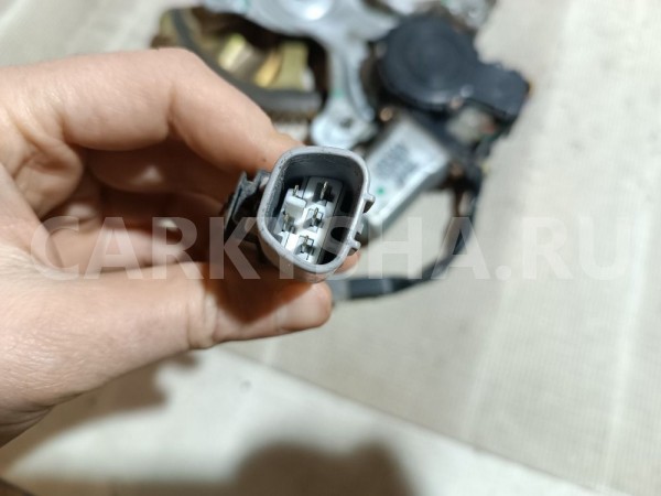 Стеклоподъемник электр. задний левый Toyota Land Cruiser 