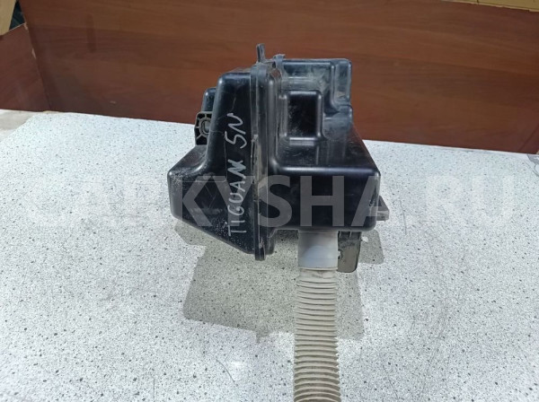 Бачок омывателя Volkswagen Tiguan I (2007—2011) Volkswagen Tiguan оригинальный номер 5N0955453