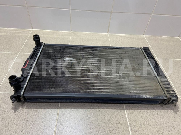 Радиатор основной Audi A4 1995 г Audi A4 оригинальный номер RM1187