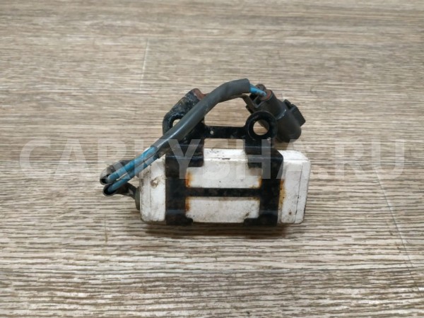 Блок управления вентилятором Toyota Avensis 