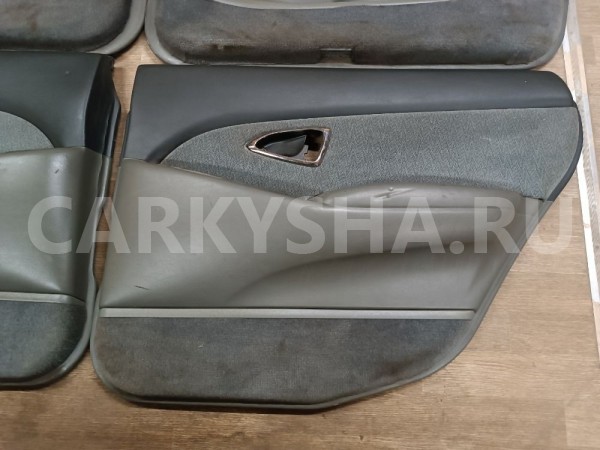 К-кт обшивки двери Mitsubishi Diamante оригинальный номер MR760624