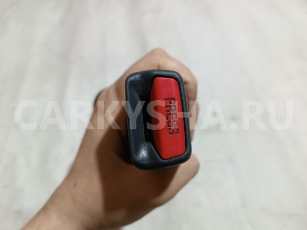 Ответная часть ремня безопасности Toyota Avensis 