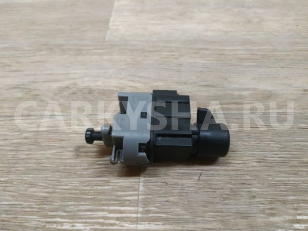 Датчик включения стопсигнала Jaguar S-Type 