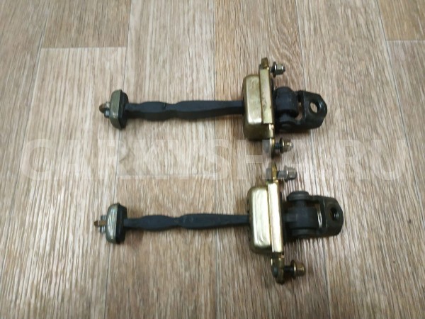 Ограничитель двери передний Ford Mondeo оригинальный номер 4736916