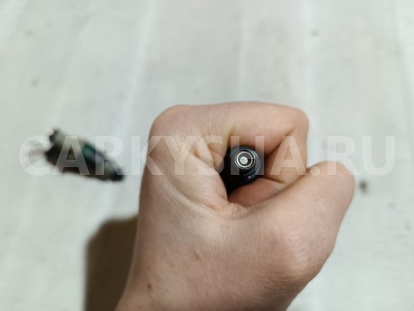 Форсунка инжекторная электрическая ВАЗ (Lada) 2110 оригинальный номер 2111113201002