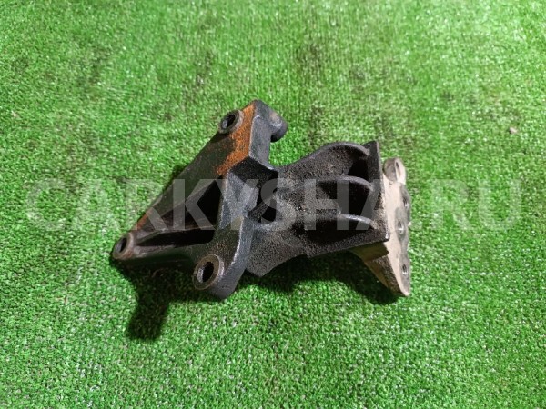 Кронштейн двигателя правый Opel Astra 