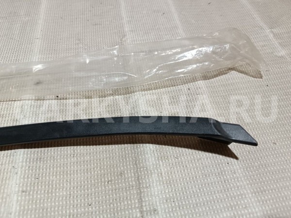 Молдинг лобового стекла левый Ford Mondeo 
