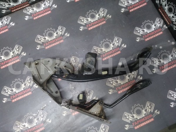 Педальный узел  Mazda 3 bk Mazda 2 оригинальный номер BP4L43300D