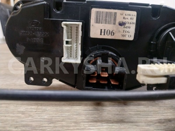 Блок управления отопителем Hyundai Verna оригинальный номер 972501E150