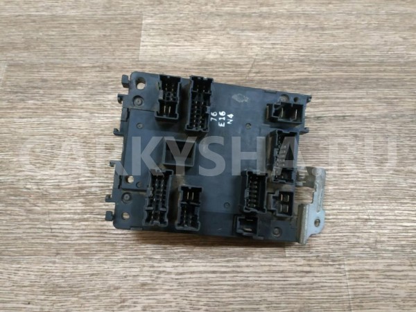 Блок предохранителей салонный Nissan Presea 