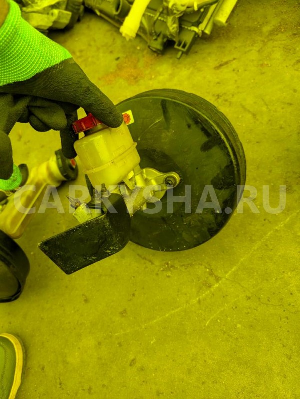 Главный тормозной цилиндр Nissan Bluebird Sylphy 