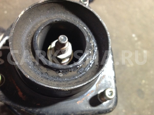 Стойка подвески Nissan Bluebird U13 (1991—1997) Nissan Bluebird оригинальный номер 553030e525