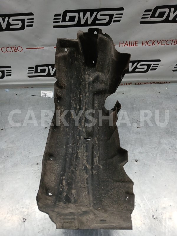 Подкрылок Toyota Avensis 