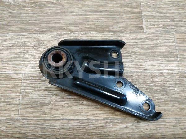 Кронштейн опоры двигателя Mazda 3 оригинальный номер BP4N39010D