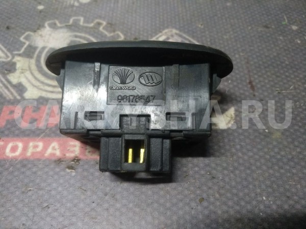 Кнопка открывания крышки багажника Daewoo Nexia Daewoo Nexia оригинальный номер 96176547