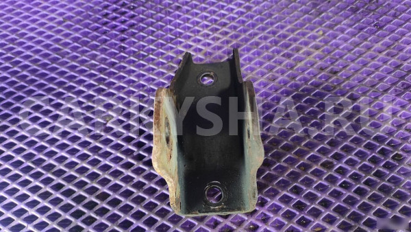 Кронштейн подушки двигателя Mitsubishi Lancer 9 Mitsubishi i 
