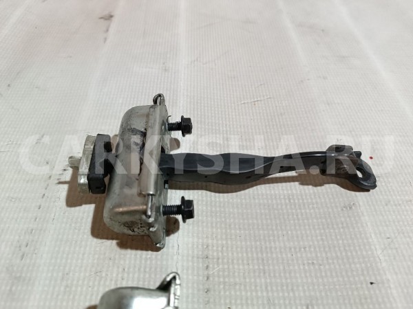 Ограничитель двери передний Ford Mondeo оригинальный номер DS73F23552BB