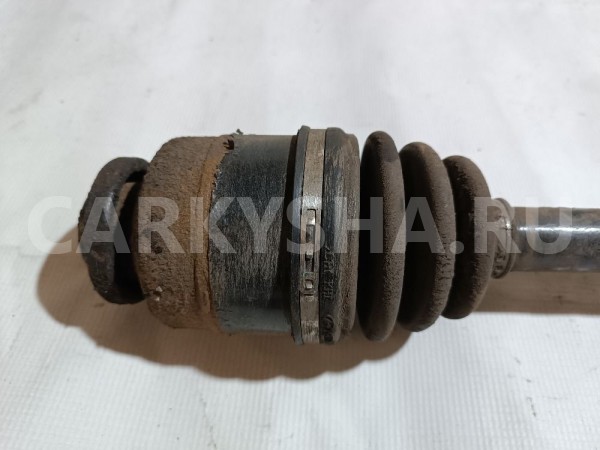 Полуось передняя правая Kia Sorento оригинальный номер 495003E201