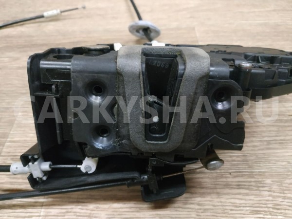 Замок двери передней левой Land Rover Freelander оригинальный номер 6W8A21813AD