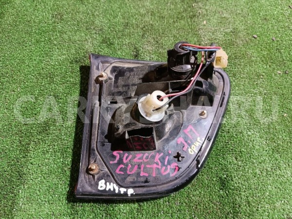 Фонарь задний внутренний правый Suzuki Cultus 