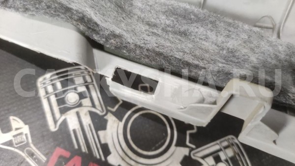 Обшивка задней стойки Hyundai Tucson 1 Hyundai Tucson оригинальный номер 858502E000