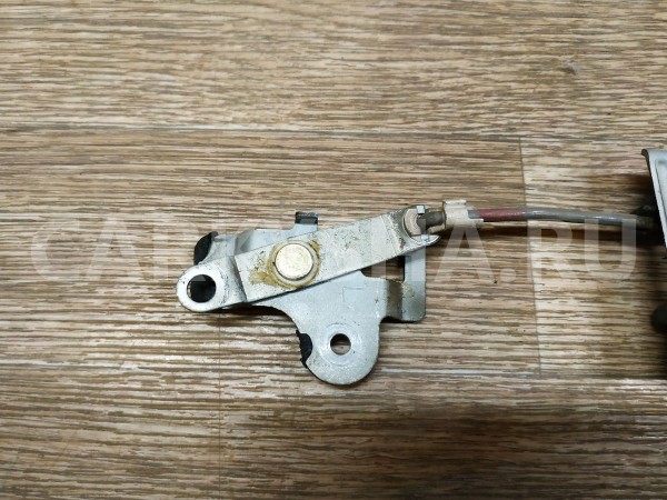 Ручка двери внутренняя левая Mazda Capella 