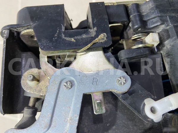 Замок двери передний правый Kia Sorento 2002 Kia Sorento 