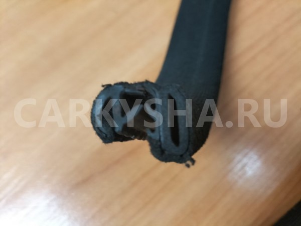 Уплотнитель проема двери задний левый Mercedes-Benz W124 