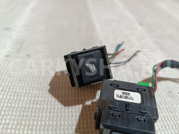 Кнопка обогрева сидений Land Rover Range Rover оригинальный номер YUF500120PVJ