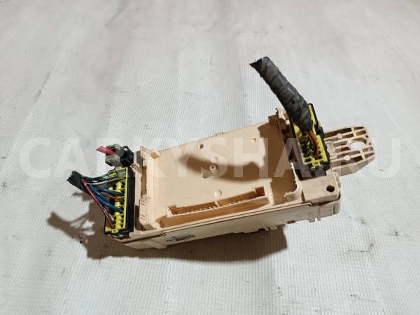 Блок предохранителей салонный Mitsubishi Diamante 