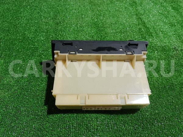Блок управления климатической установкой Toyota Windom 