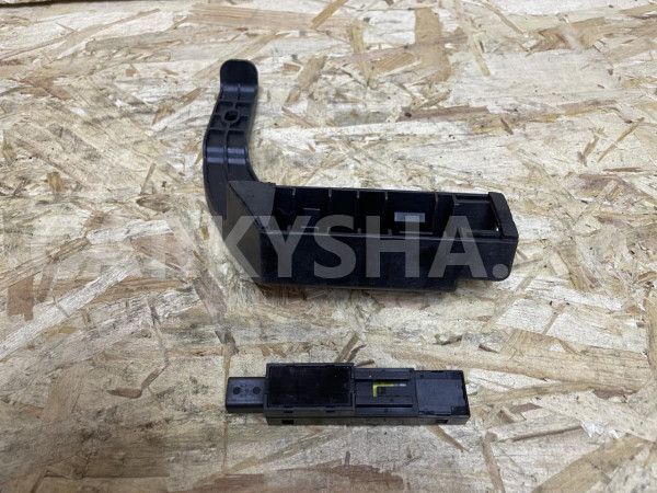 Антенна бесключевого доступа Toyota Auris I Хэтчбек 5 дв. оригинальный номер 89992-52020