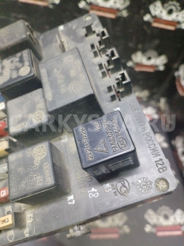 Блок предохранителей Ваз 2110 2111 2112 ВАЗ (Lada) 2110 оригинальный номер 2110372201018