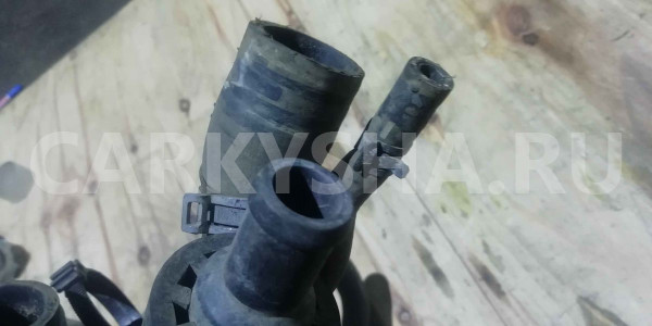 Патрубок радиатора Volkswagen Polo V (2009—2015) Volkswagen Polo оригинальный номер 6R0122101BA