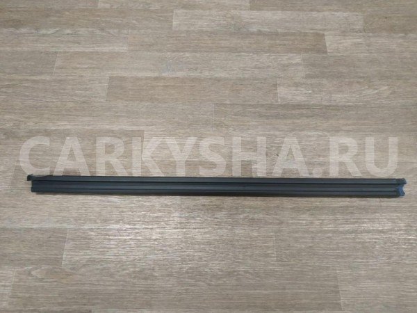 Накладка стекла заднего левого Volkswagen Tiguan 