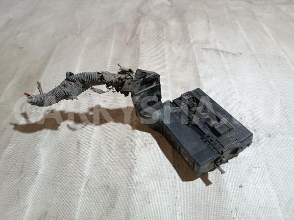 Блок предохранителей подкапотный Nissan Bluebird Sylphy 