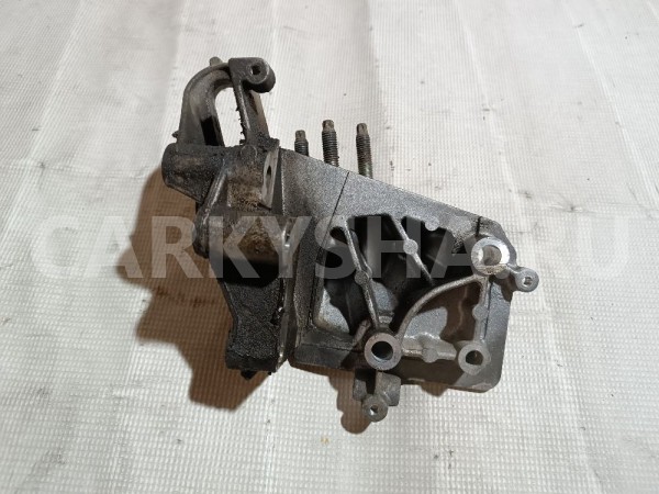 Кронштейн двигателя правый Ford Fiesta 