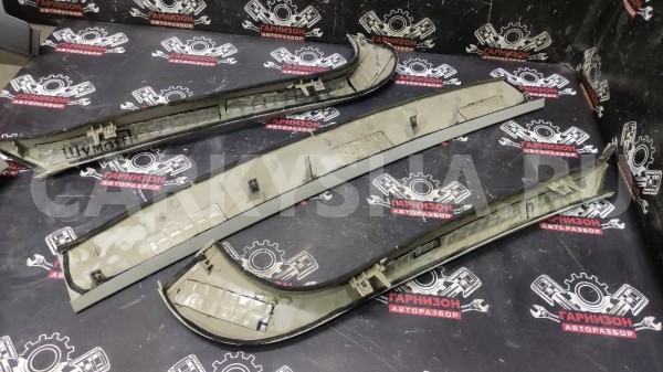 Накладка крышки багажника Форд Фокус 2 хетчбэк Ford Focus оригинальный номер 4M51A46404