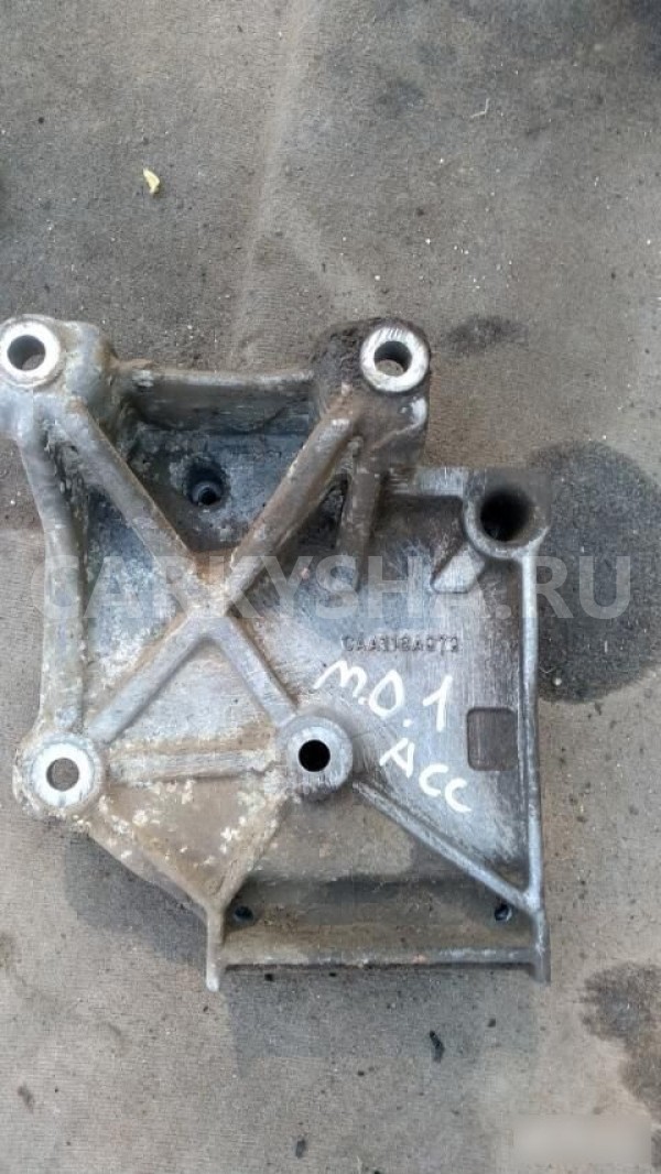 Кронштейн генератора Mitsubishi Outlander I (2002—2009) Mitsubishi i 