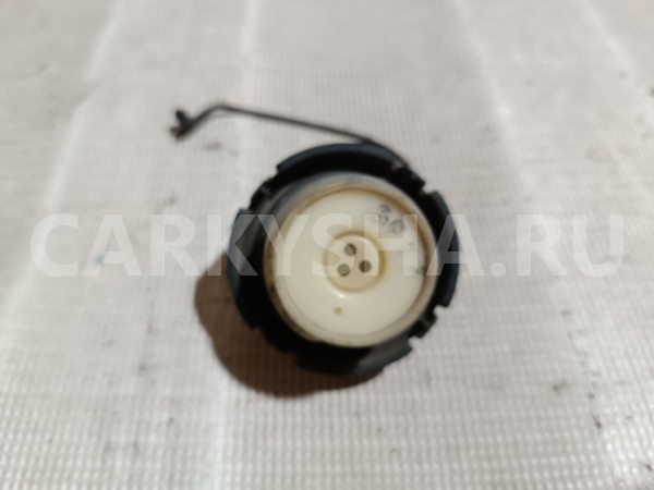 Крышка горловины бака топливного Mitsubishi Lancer оригинальный номер MN120699