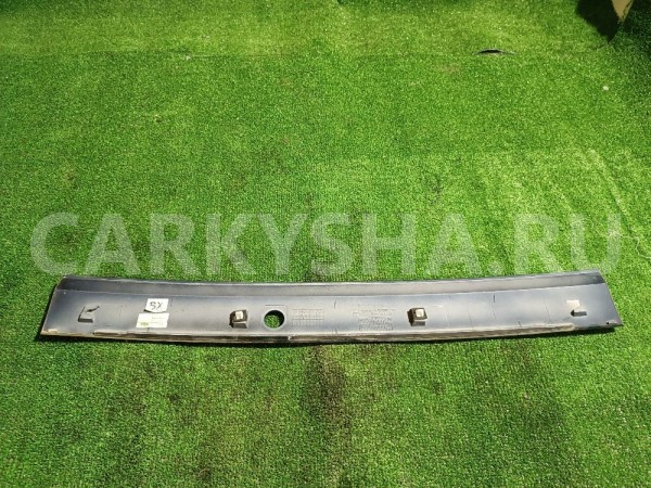 Накладка крышки багажника Ssang Yong Rexton 