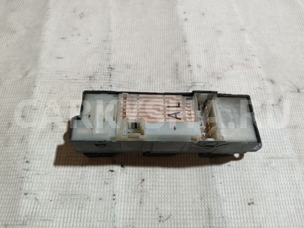 Блок управления стеклоподъемниками Nissan Bluebird Sylphy 